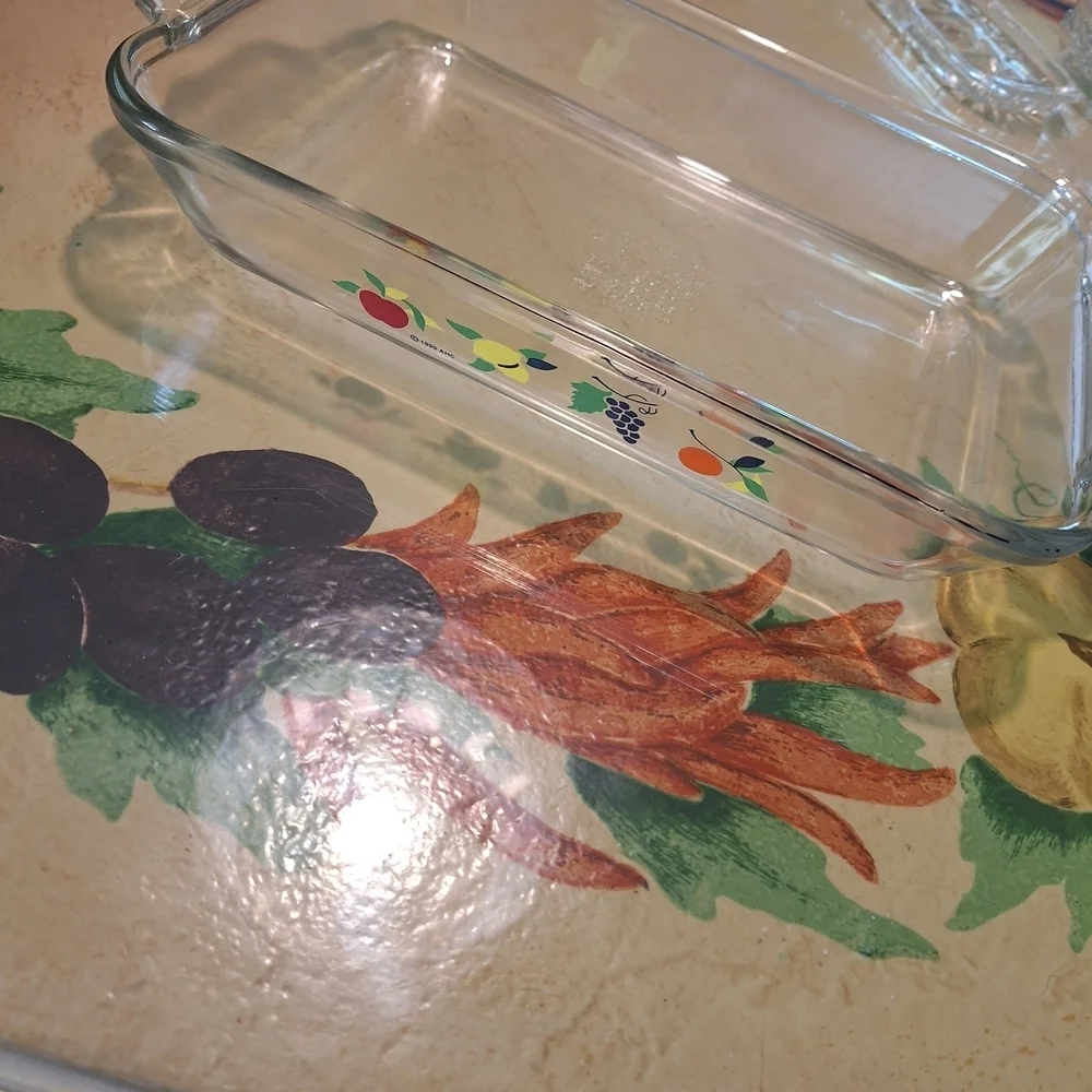 Anchor Hocking 2Quart Glass Baking/searving Dish with Colorful Fruit Design